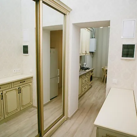 Apartment On Stefanyka 11 *